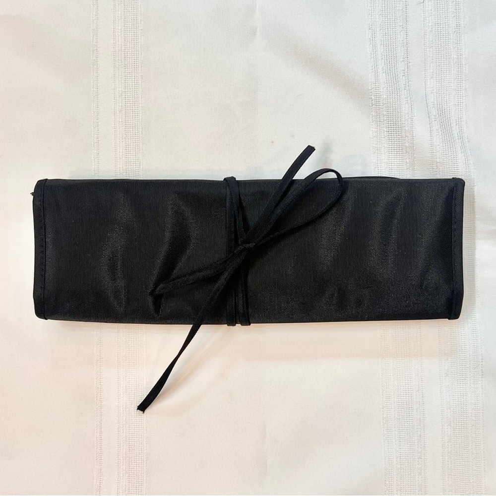 Jewelry Roll Travel Bag Six Zippered‎ Pockets  $5 ADD ON with $15+ Bundle - Picture 4 of 6
